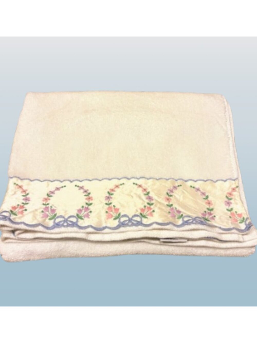 Vintage Bath Towel with Embroidered Floral Trim